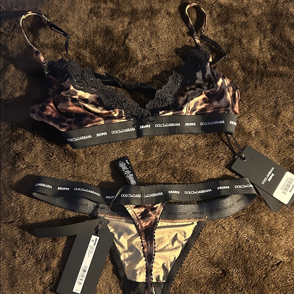 Dolce & Gabbana Animal Print Bra Set with Black Lace